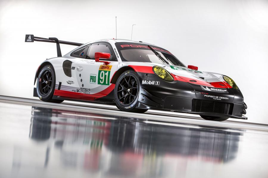  Porsche 911 RSR (991) 2017 года  (фото 21 из 39)